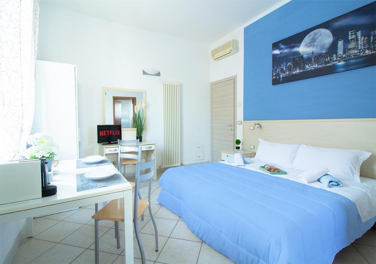 Athena Rooms - Parcheggio Privato Bologna Eksteriør billede