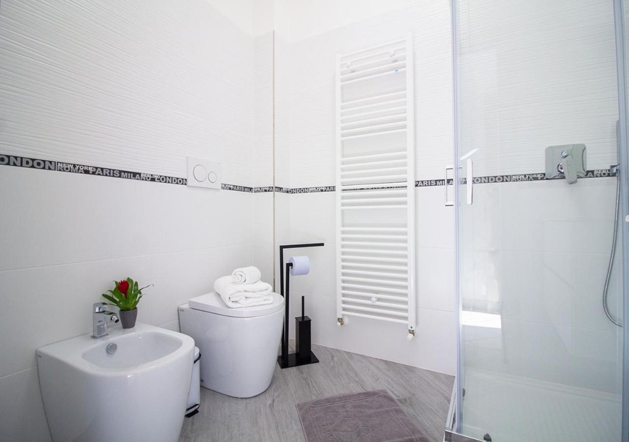 Athena Rooms - Parcheggio Privato Bologna Eksteriør billede