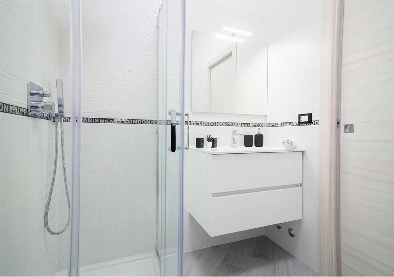 Athena Rooms - Parcheggio Privato Bologna Eksteriør billede