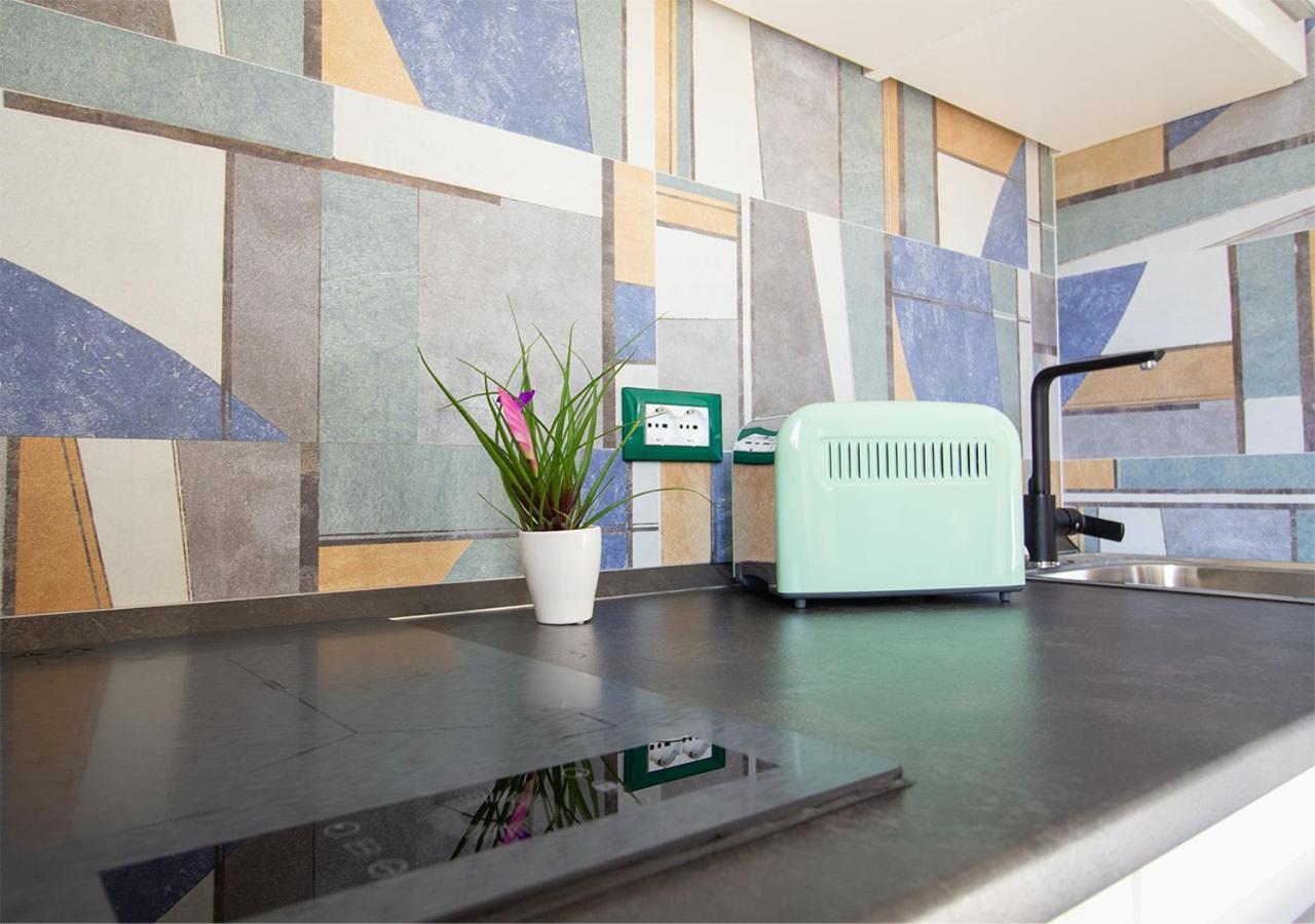 Athena Rooms - Parcheggio Privato Bologna Eksteriør billede