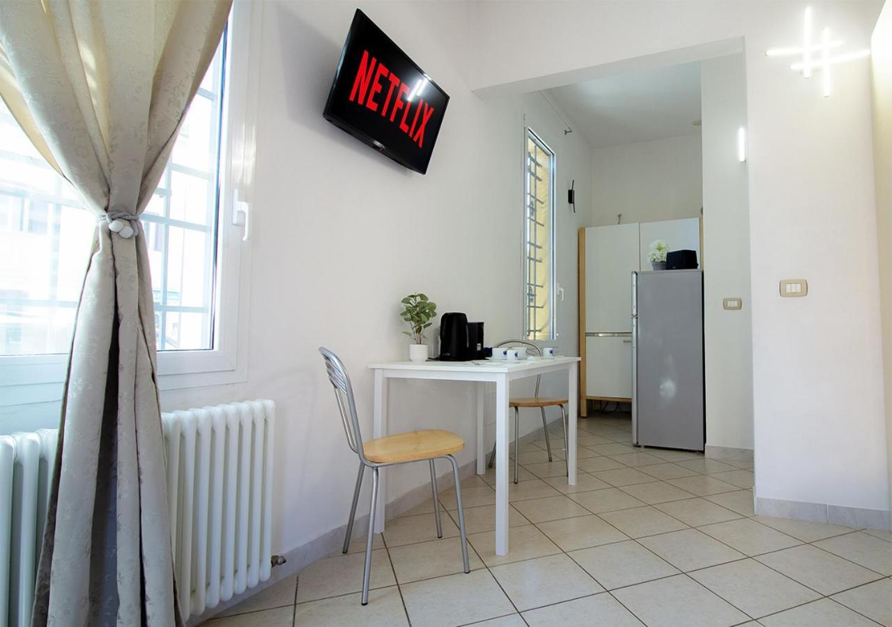 Athena Rooms - Parcheggio Privato Bologna Eksteriør billede
