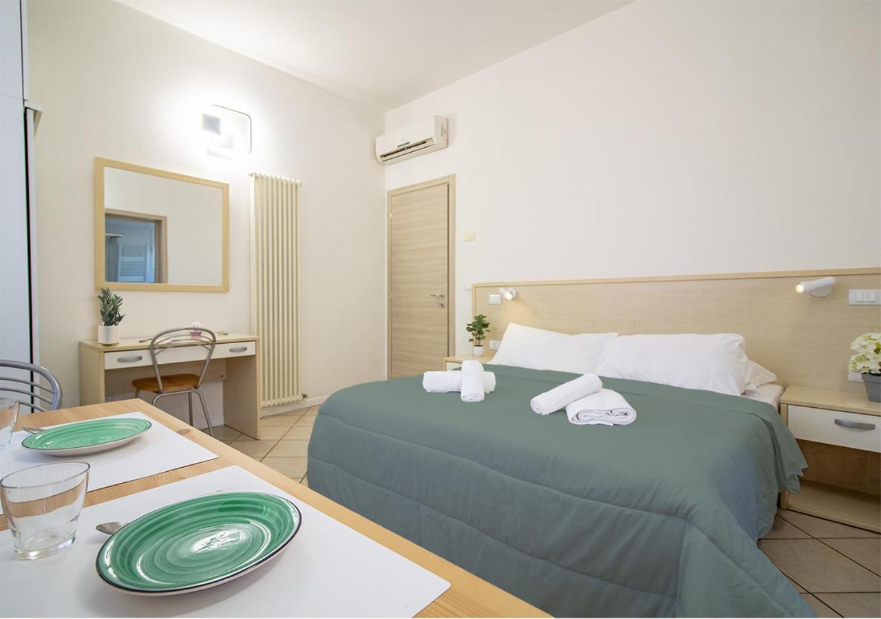 Athena Rooms - Parcheggio Privato Bologna Eksteriør billede
